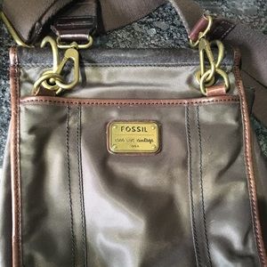 Fossil purse